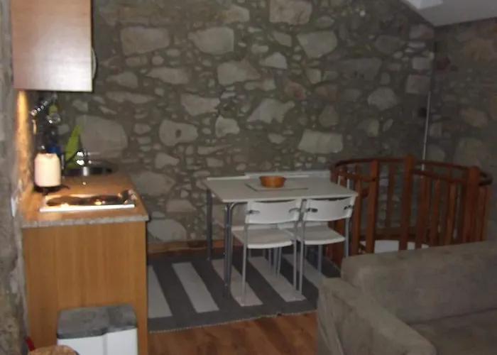 Quinta Dos Caibrais * Porcelhe